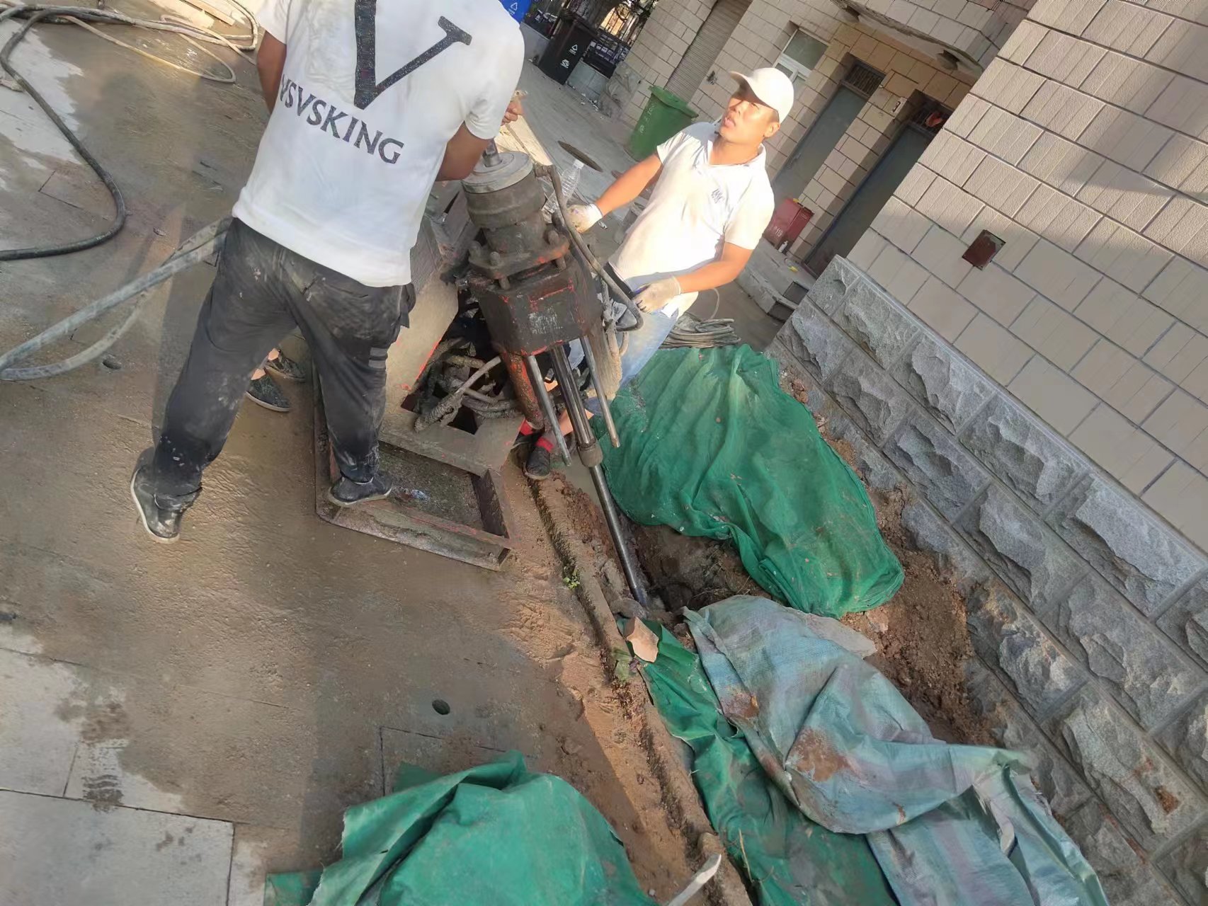 沁园街道建筑房屋地基沉降注浆加固顶升纠偏